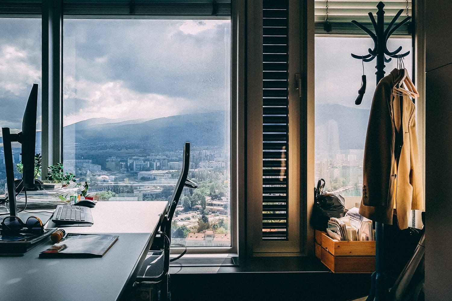 best thing to clean windows window cleaning 101 the best way to clean windows glimmr best thing to clean windows window cleaning 101 the best way to clean windows glimmr